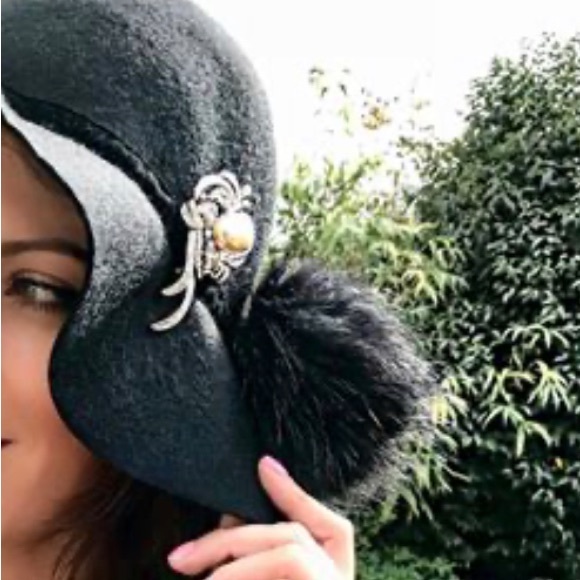 Koala bears wood brooch - Handcrafted Brooch or Necklace you choose - Picture 5 of 15